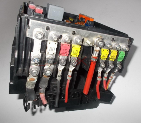 Бушонно табло за VW PASSAT 6 FUSE BOX 3C0937125  3C0 937 125  6359-2777