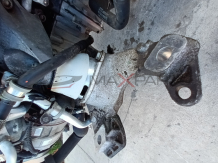 КОНЗОЛА СТОЙКА ПОД ДВИГАТЕЛ  Q7 2014 3.0 TDI