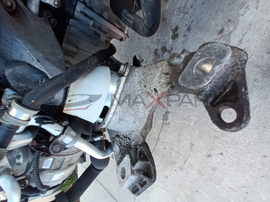 КОНЗОЛА СТОЙКА ПОД ДВИГАТЕЛ  Q7 2014 3.0 TDI