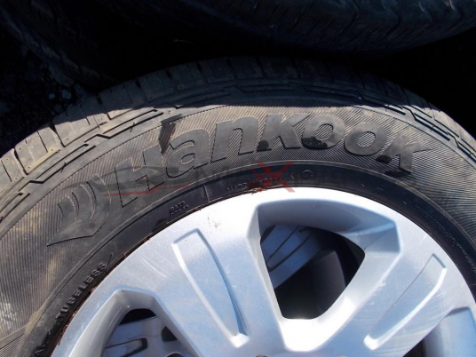 1бр. гумa HANKOOK DYNAPRO HP 235/65R17 DOT 0215