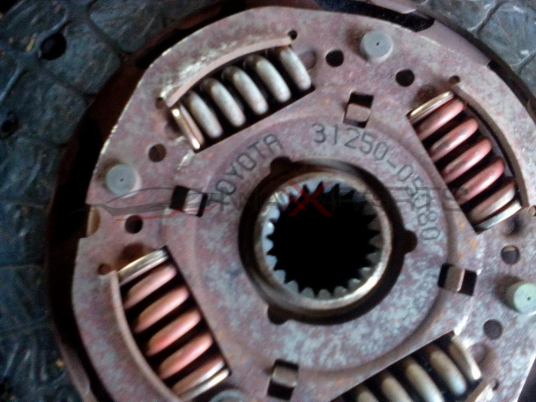 AVENSIS 1.8 I Clutch kit