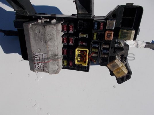 Бушонно табло за MITSUBISHI PAJERO 3.2 DID Fuse box  MR515658