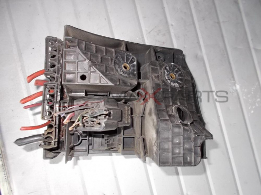Бушонно табло за VW JETTA 2.0 TDI Fuse box  1K0937125A