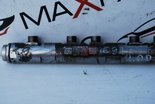 Горивен рейл за BMW E92 2.0D  0 445 214 183
