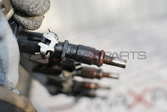 Бензинови инжектори с горивна рейка за Peugeot 308 1.6i 16v V7575645 V7528176