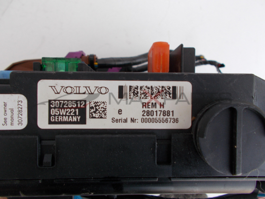 Бушонно табло за Volvo V70 Fuse box 30728512 28017881