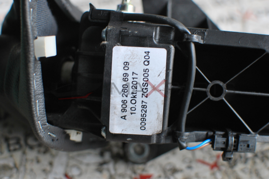 Скоростен лост за Mercedes-Benz Sprinter A 906 260 69 09