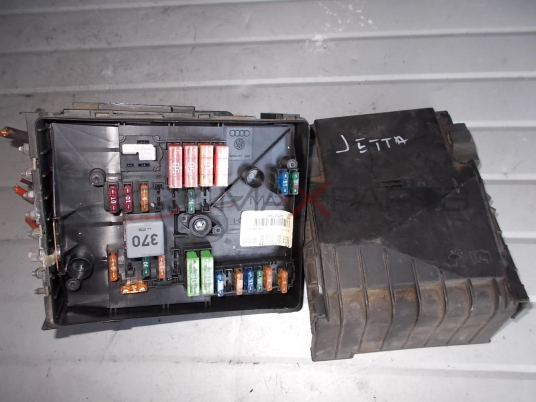 Бушонно табло за VW JETTA 2.0 TDI Fuse box  1K0937125A