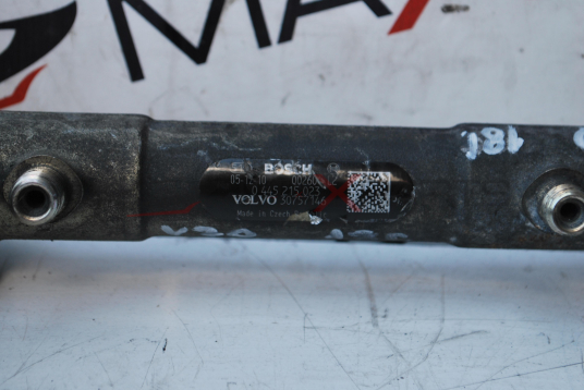 Горивен рейл за VOLVO V70  2.4 D5  0 445 215 023