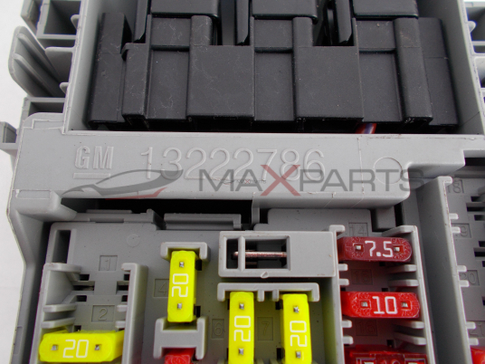 Бушонно табло за Opel Insignia Fuse box 13222786