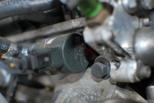 Горивна рейка за Volvo S40 2.4D 30777576