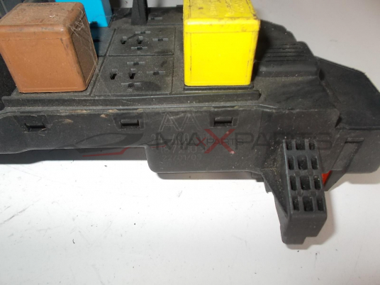 Бушонно табло за OPEL VECTRA C FUSE BOX 24400590