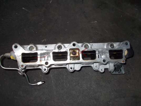 Горивна рейка за SKODA OCTAVIA 1.6 FSI Fuel Rail 03C133204AA