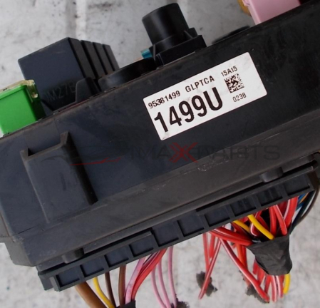 Бушонно табло за OPEL ANTARA Fuse box  95381499