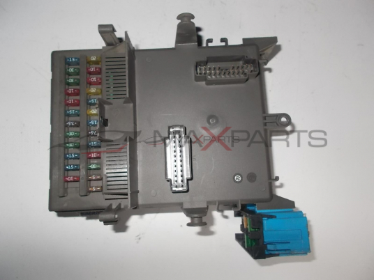 Бушонно табло за RENAULT LAGUNA 2 FUSE BOX 8200283803  8200004201-E