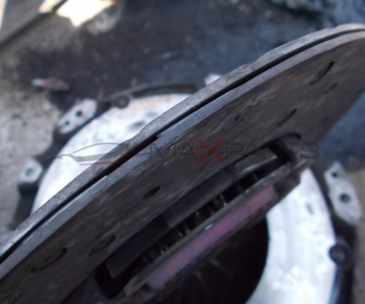 Феродов диск и притисквател за NISSAN NAVARA 2.5TD