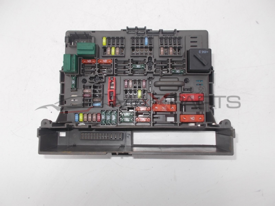 Бушонно табло за BMW E87 116D FUSE BOX 10688710 9119446-04 911944604