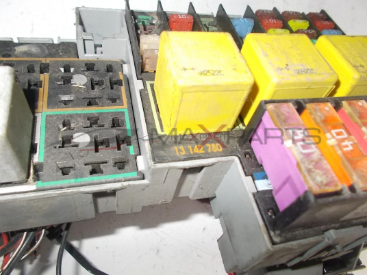 Бушонно табло за OPEL COMBO FUSE BOX 13142780