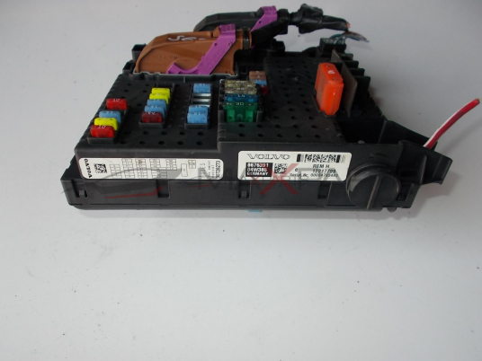 Бушонно табло за VOLVO S60 2.4 D5 Fuse box 30728273 8676391 12217799
