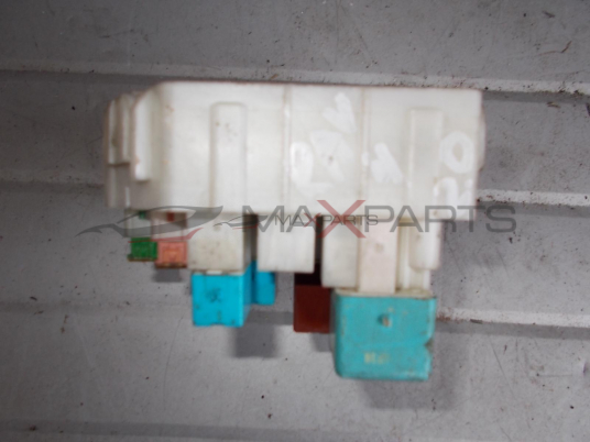 Бушонно табло за TOYOTA RAV 4 2.0 D4D  Fuse box