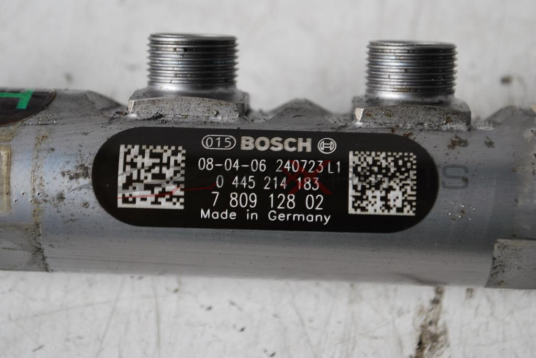 Горивна рейка за BMW E87 2.0D       0 445 214 183      7 809 128 02