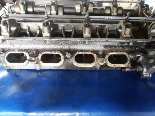 BMW 4.4 i 286 Hp BMW CYLINDER HEAD