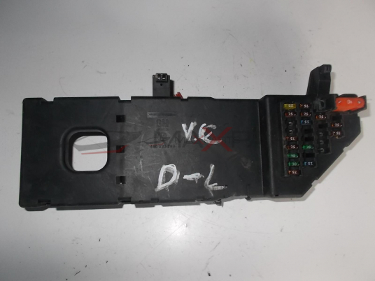 Бушонно табло за OPEL VECTRA C FUSE BOX 24400590