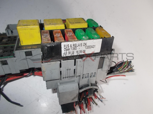 Бушонно табло за OPEL COMBO FUSE BOX 13142780