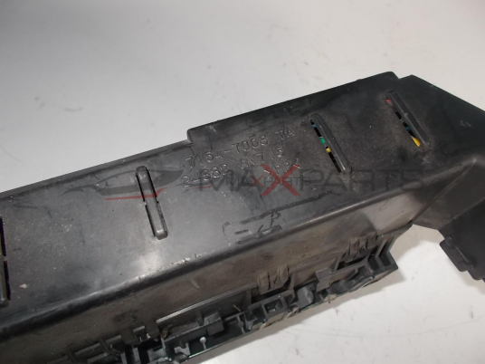 Бушонно табло за NISSAN PRIMERA P12  FUSE BOX 24382 AV715   7154-7003