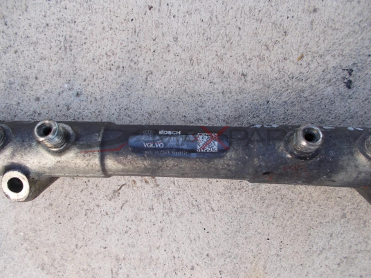 VOLVO V70 2.4 D5 FUEL RAIL  30757146   0445215023