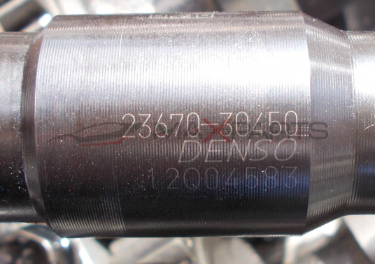 4 броя дюзи за Toyota Hilux 2.5 D4D FUEL INJECTORS 23670-30450