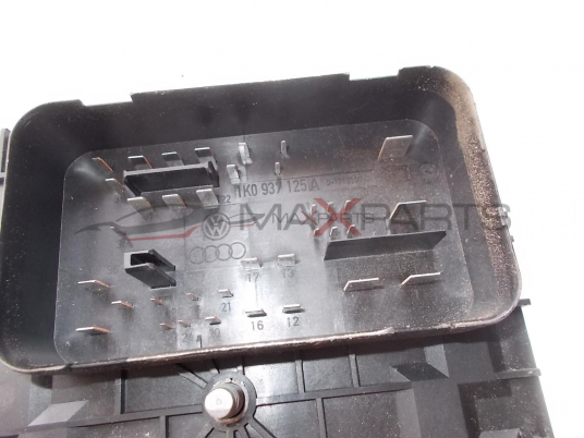 Бушонно табло за VW GOLF 5 FUSE BOX 1K0937125A