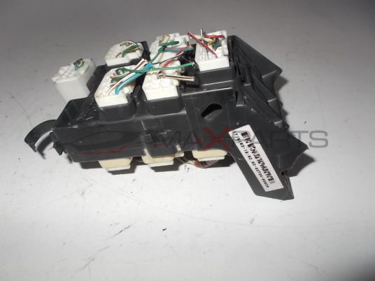 Бушонно табло за TOYOTA AVENSIS FUSE BOX  82734-05020