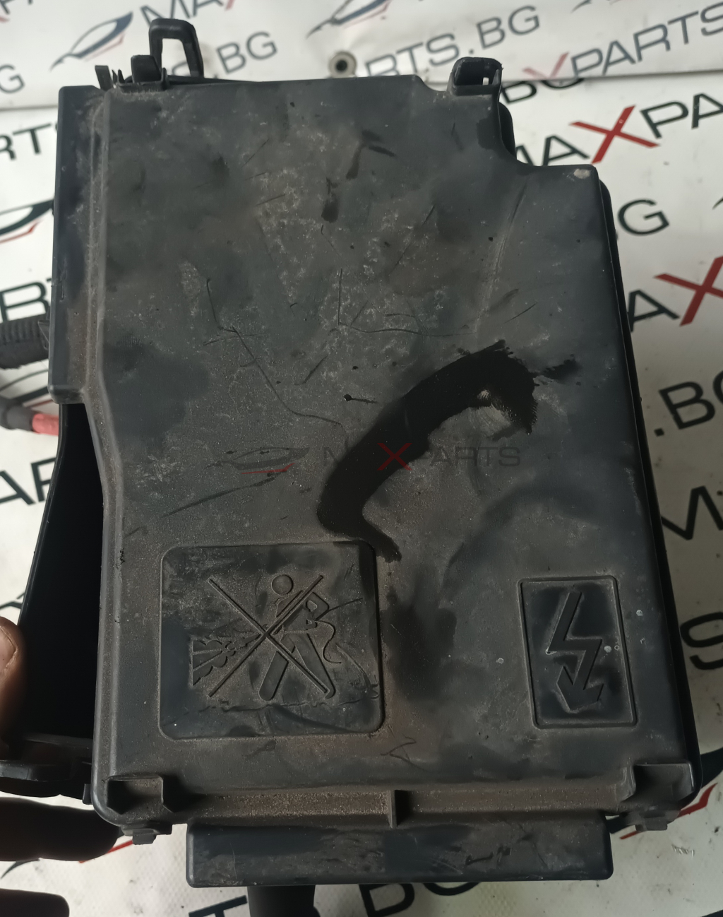 БУШОННО ТАБЛО С КУТИЯ  RENAULT TRAFIC 1.6D