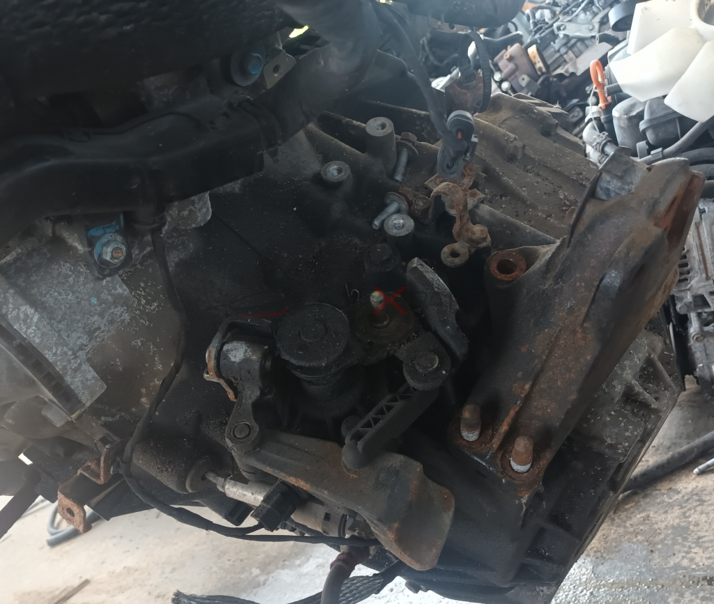 СК КУТИЯ 4X4 KIA SORENTO 2.2 D  43000 3B070  HYUNDAI   43000 3B070  WTA