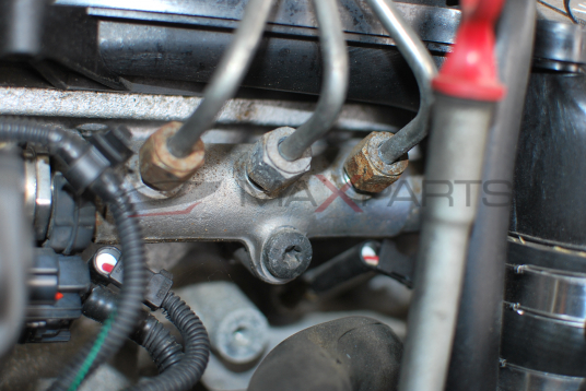 Горивна рейка за Volvo S40 2.4D 30777576