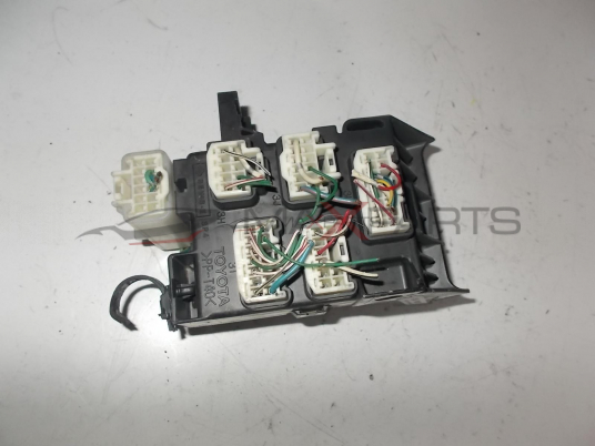Бушонно табло за TOYOTA AVENSIS FUSE BOX  82734-05020