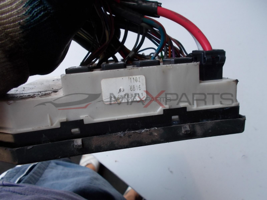 Бушонно табло за NISSAN NAVARA FUSE BOX 1101 6B16 284B7EB311
