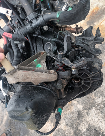 СКОРОСТНА КУТИЯ CITAN 1.5DCI  304010877R