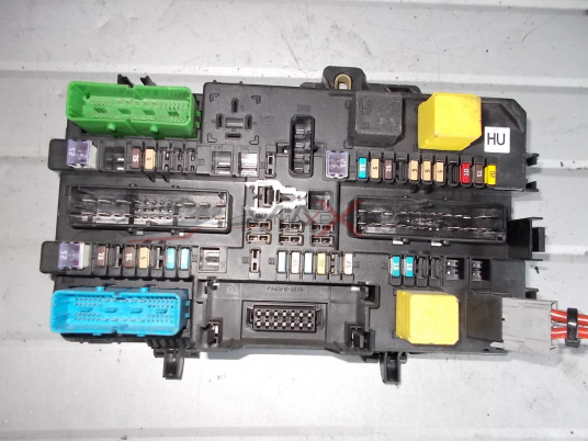 Бушонно табло за OPEL ZAFIRA B 1.9 CDTI  Fuse box  13220832  5DK008669-73