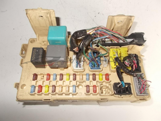 Бушонно табло за TOYOTA AVENSIS 2.2 D4D FUSE BOX 82641-05030