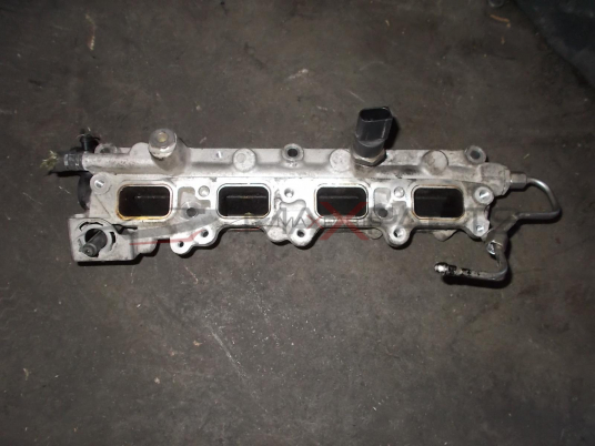 Горивна рейка за SKODA OCTAVIA 1.6 FSI Fuel Rail 03C133204AA