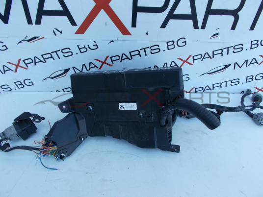 Бушонно табло за Toyota Avensis Fuse box 82111-05P91