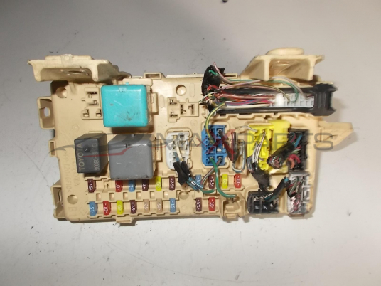 Бушонно табло за TOYOTA AVENSIS FUSE BOX  82641-05070  8264105070